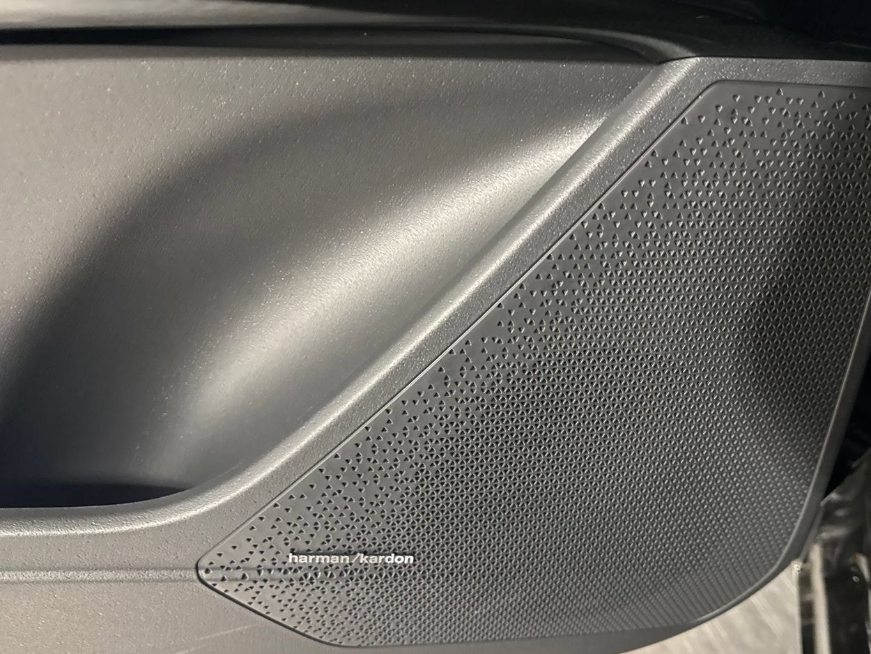 New 2026 Kia Niro Wave w/ Wave Preserve Package FWD image 17