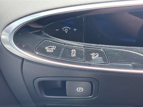 Certified 2026 Genesis GV70 2.5T Advanced AWD/4WD image 29
