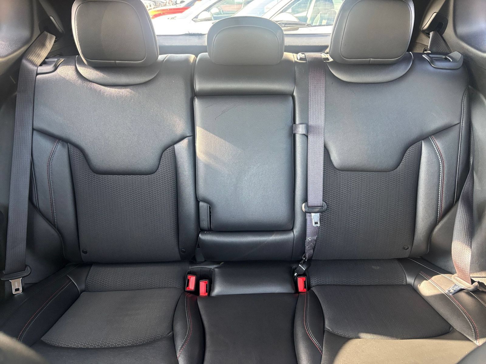 Used 2025 Jeep Compass Trailhawk AWD/4WD image 36
