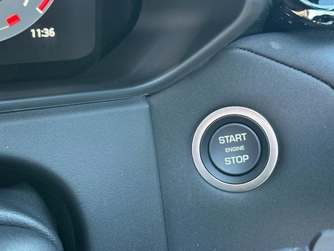 New 2026 Land Rover Range Rover Velar Dynamic SE image 29