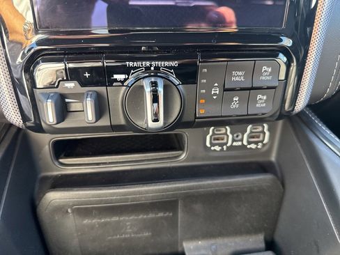 Certified 2021 RAM 1500 Limited image 28