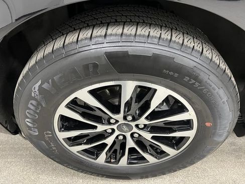 Used 2025 Ford Expedition Platinum AWD/4WD image 14