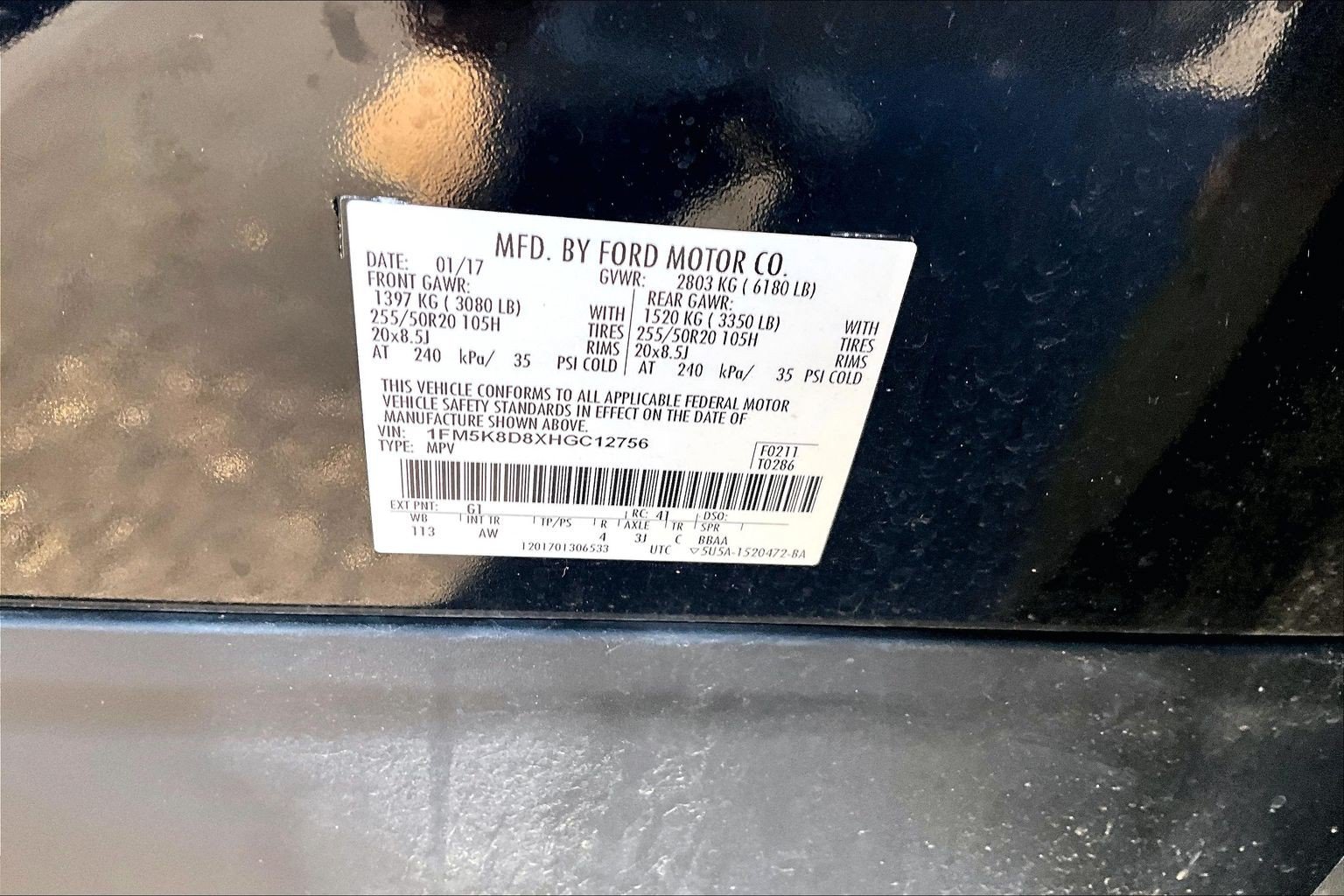 Used 2017 Ford Explorer XLT w/ Equipment Group 202A AWD/4WD image 5