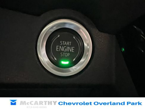 Used 2025 Chevrolet Traverse LT w/ Midnight/Sport Edition FWD image 17
