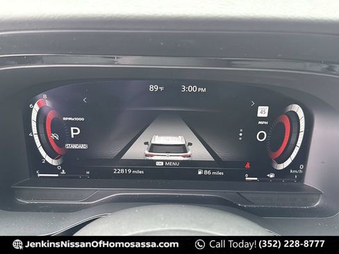 Used 2023 Nissan Pathfinder Platinum w/ Black Appearance Package FWD image 46