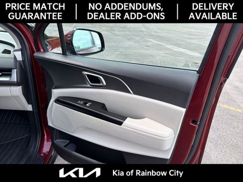 Used 2024 Kia Carnival LX FWD image 25