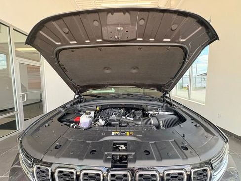 Used 2023 Jeep Grand Cherokee Limited RWD image 33