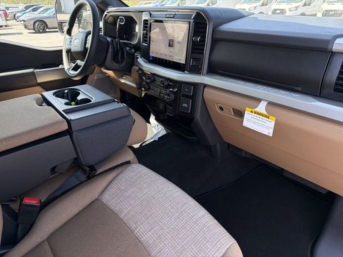 New 2026 Ford F250 XLT w/ XLT Premium Package AWD/4WD image 19