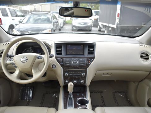Used 2013 Nissan Pathfinder SL image 12