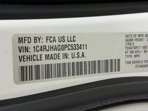 Used 2023 Jeep Grand Cherokee Laredo w/ Luxury Tech Group I AWD/4WD image 22