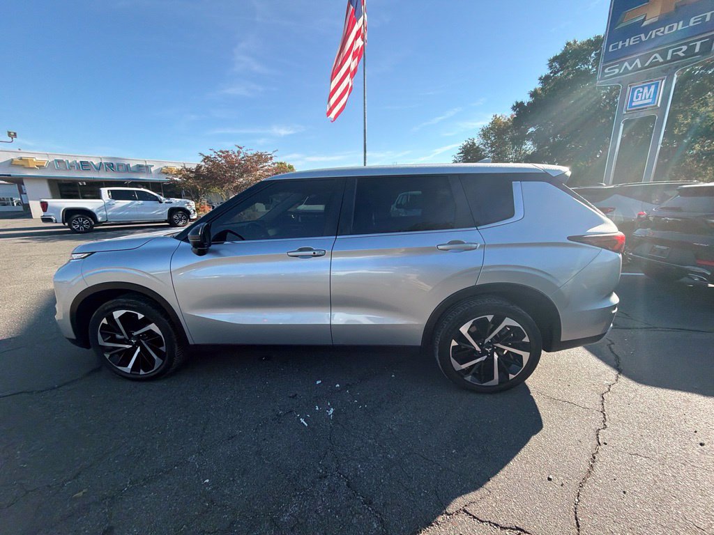 Used 2022 Mitsubishi Outlander SE AWD/4WD image 4