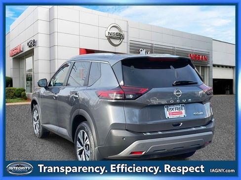 Certified 2022 Nissan Rogue SV w/ SV Premium Package image 8