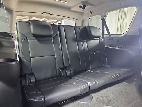 Used 2016 GMC Yukon XL Denali image 17