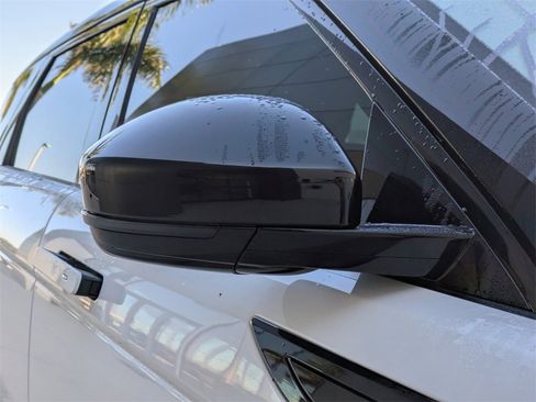 Used 2020 Land Rover Range Rover Evoque R-Dynamic HSE image 12