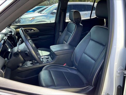 Certified 2022 Chevrolet Traverse Premier image 24