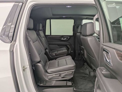 Used 2024 Chevrolet Suburban Z71 image 19