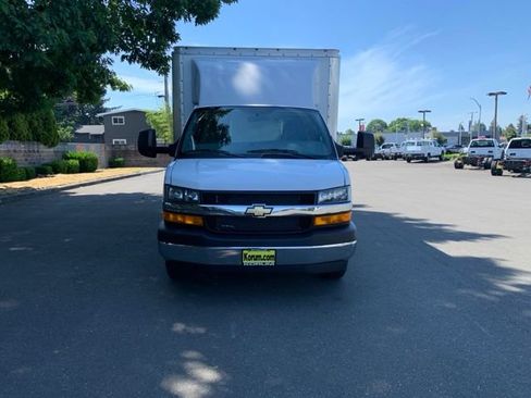 Used 2024 Chevrolet Express 3500 w/ Power Convenience Package RWD image 8