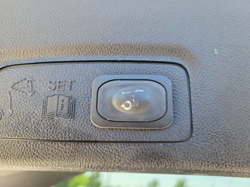Used 2019 Lincoln MKC Reserve FWD image 8