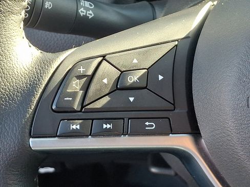 Used 2022 Nissan Rogue Sport SV w/ Technology Package image 21