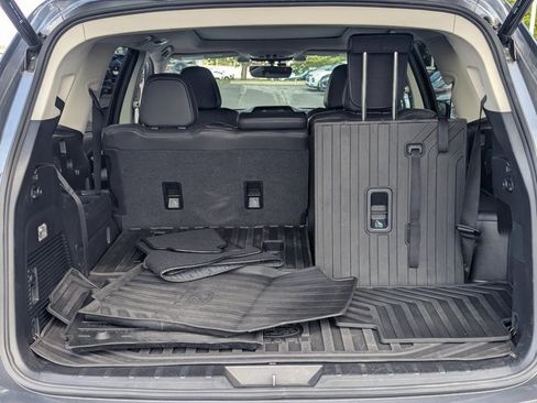 Used 2022 Subaru Ascent Limited w/ Technology Package image 32