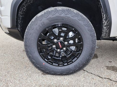 New 2026 GMC Canyon Elevation w/ Convenience Package image 31