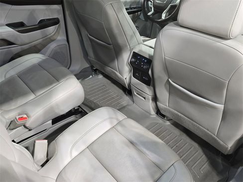 Used 2023 GMC Acadia SLT w/ Technology Package image 11