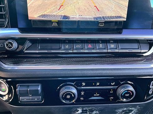 Used 2024 Chevrolet Silverado 2500 LT image 17