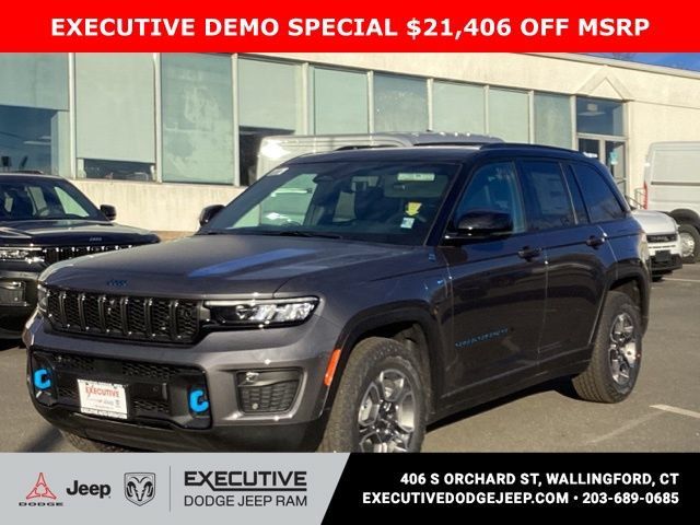 New 2023 Jeep Grand Cherokee Trailhawk w/ Advanced Protech Group II AWD/4WD image 1