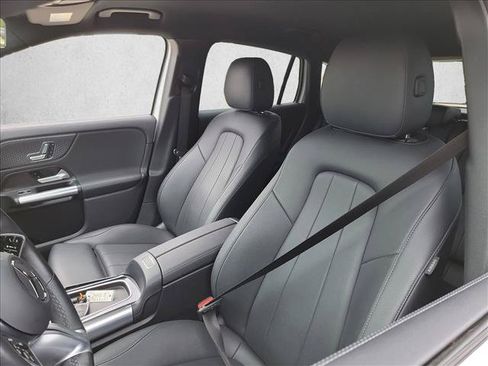 Used 2025 Mercedes-Benz GLA 250 image 13
