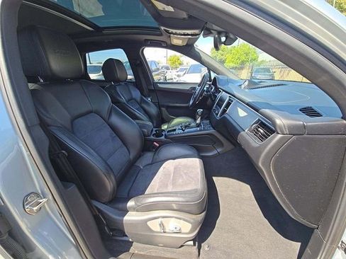 Used 2018 Porsche Macan GTS w/ Premium Package Plus image 7