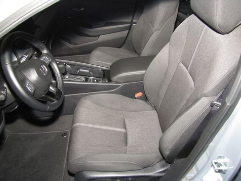 Certified 2025 Honda Accord Sport image 9