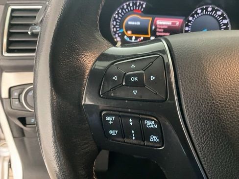 Used 2019 Ford Explorer Platinum image 14