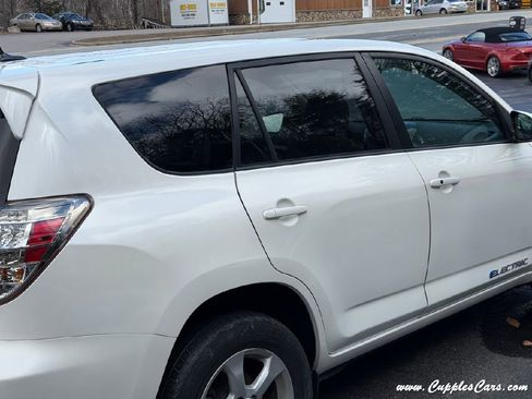 Used 2014 Toyota RAV4 EV image 39