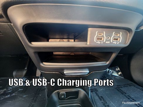 Used 2025 Chrysler Pacifica Select FWD image 42
