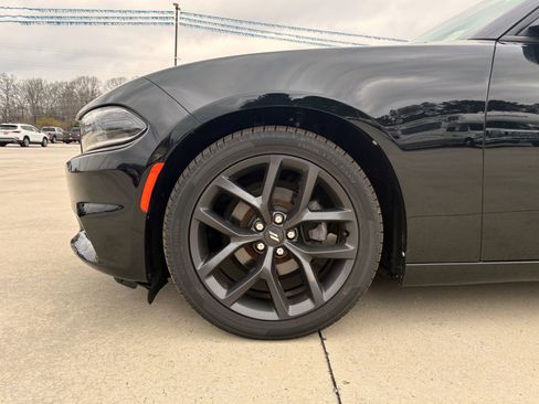 Used 2020 Dodge Charger SXT w/ Blacktop Package image 7