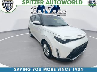 Certified 2023 Kia Soul LX w/ LX Technology Package FWD video 2