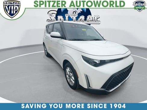Certified 2023 Kia Soul LX w/ LX Technology Package FWD image 2