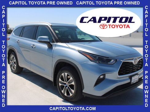 Used 2022 Toyota Highlander XLE AWD/4WD image 1