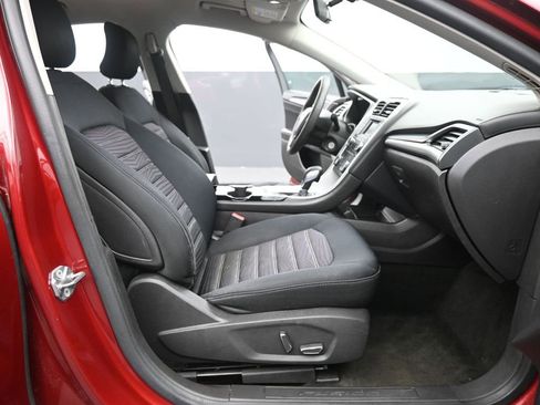 Used 2016 Ford Fusion SE image 18