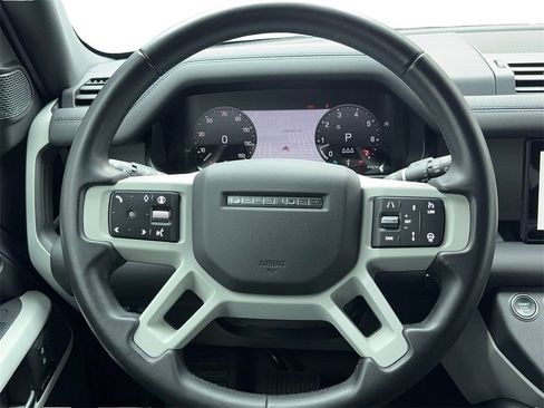 Used 2024 Land Rover Defender 110 X-Dynamic SE image 18