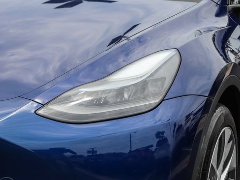 Used 2024 Tesla Model Y Long Range AWD/4WD image 10