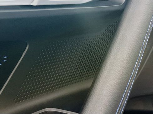 Used 2023 BMW 230i xDrive Coupe w/ Premium Package image 21