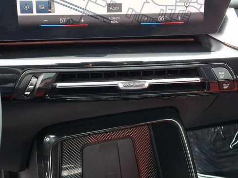 Used 2023 BMW X1 xDrive28i w/ Premium Package image 17