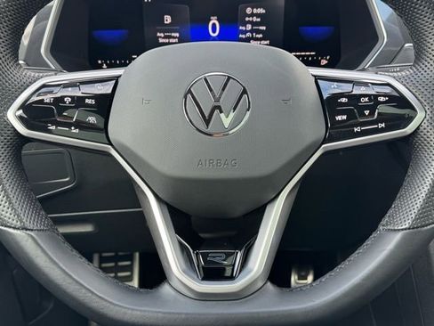 Certified 2023 Volkswagen Tiguan SE R-Line image 36
