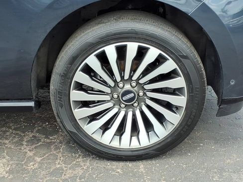 Used 2021 Lincoln Navigator Reserve w/ Luxury Package AWD/4WD image 9