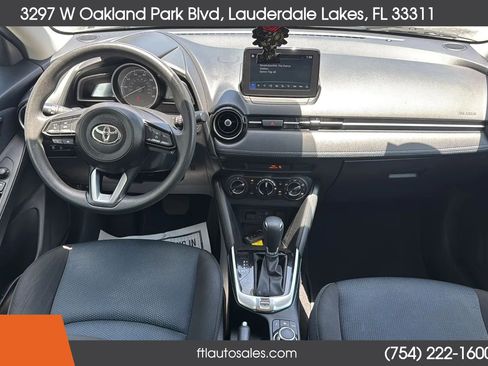 Used 2020 Toyota Yaris LE FWD image 30