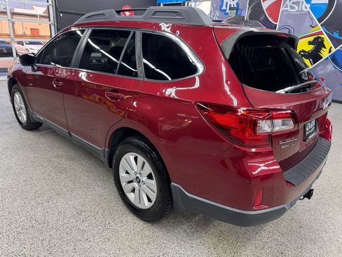 Used 2017 Subaru Outback 2.5i Premium image 3