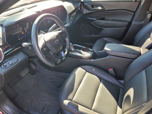 Used 2025 Chevrolet Trax RS w/ Driver Confidence Package image 17