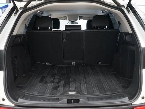 Used 2018 Land Rover Discovery Sport SE image 45