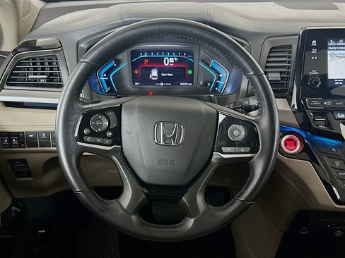 Used 2022 Honda Odyssey Touring image 18